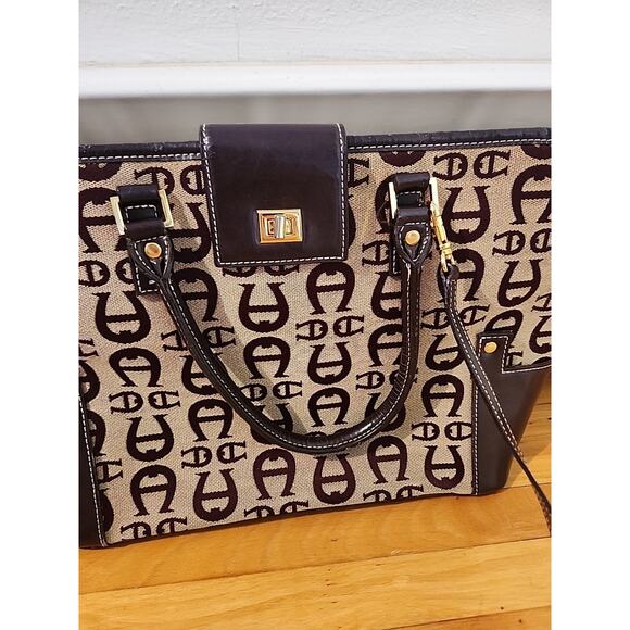 Vintage Etienne Aigner Shoulder Bag Purse Signature Logo Leather Trim Crossbody - Picture 2 of 9